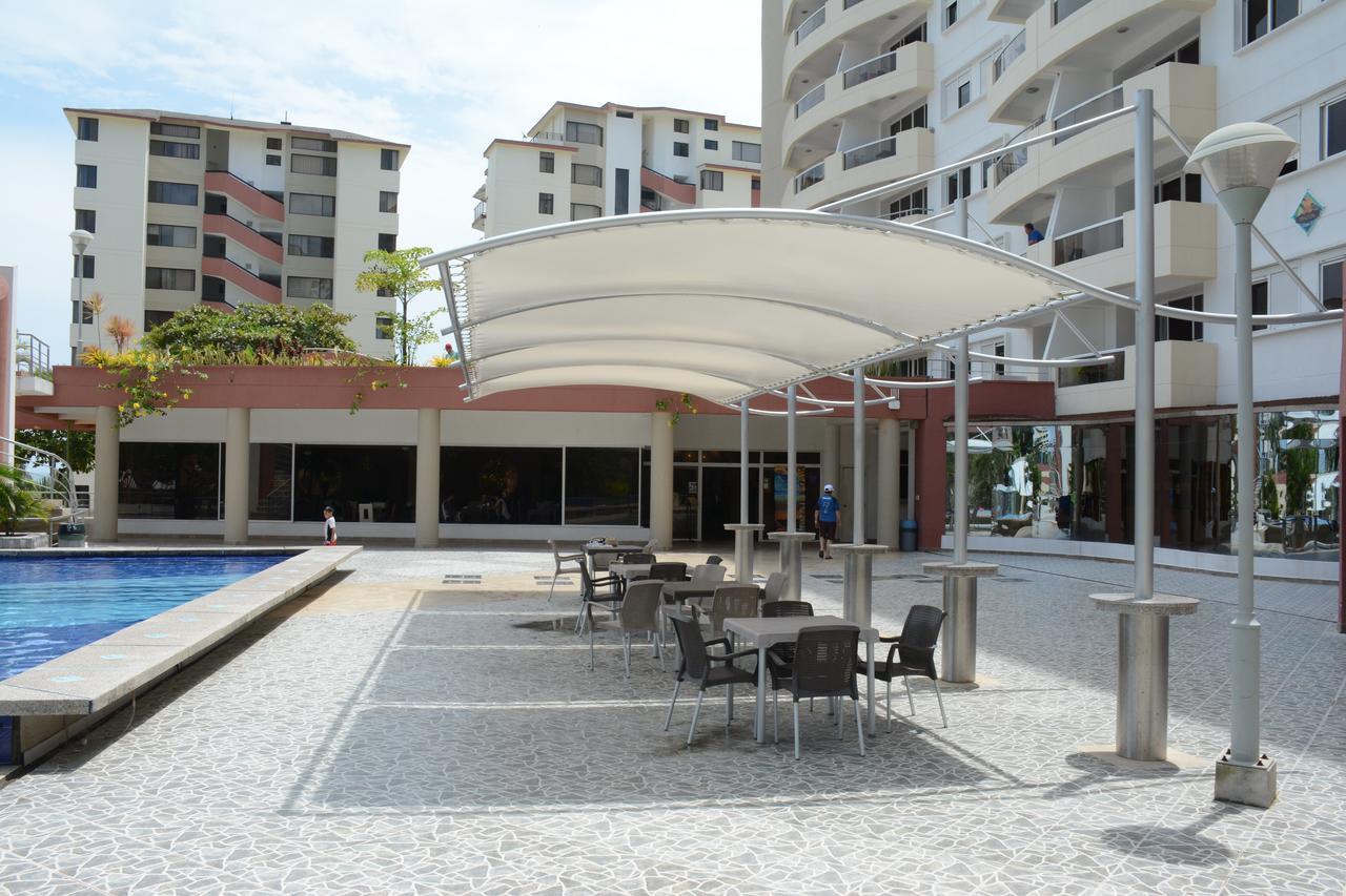 Playa Almendro Resort Tonsupa Buitenkant foto